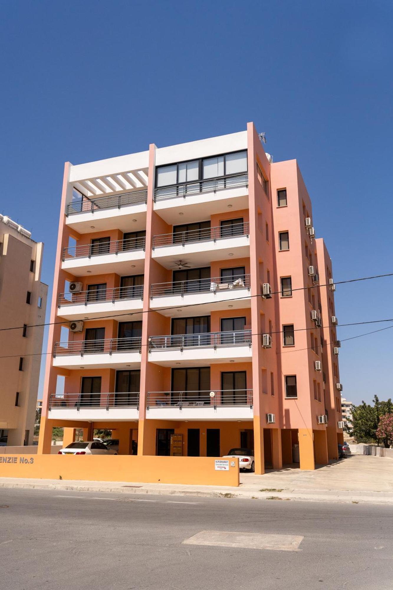 Isabella One Bedroom Larnaca Exterior photo